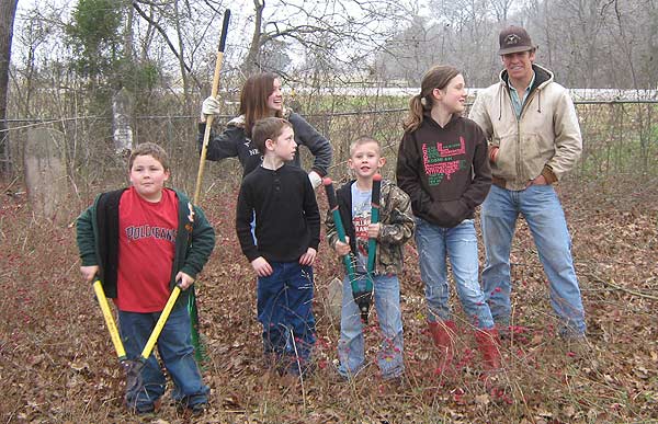 Kosse 4H Clean Up at the Brown Family Historical Site